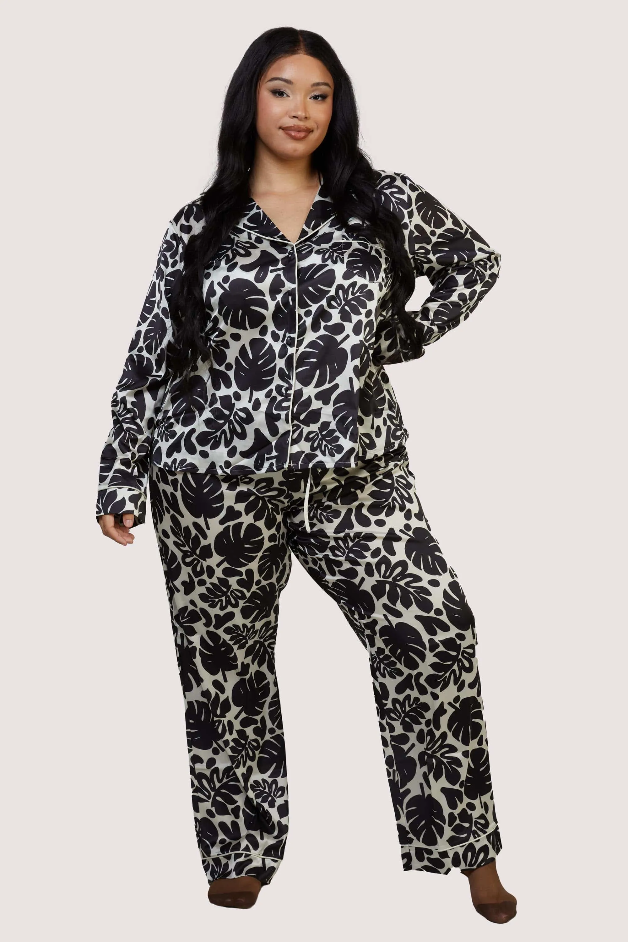 Black and White Abstract Leaf Long Sleeve Pyjama Set