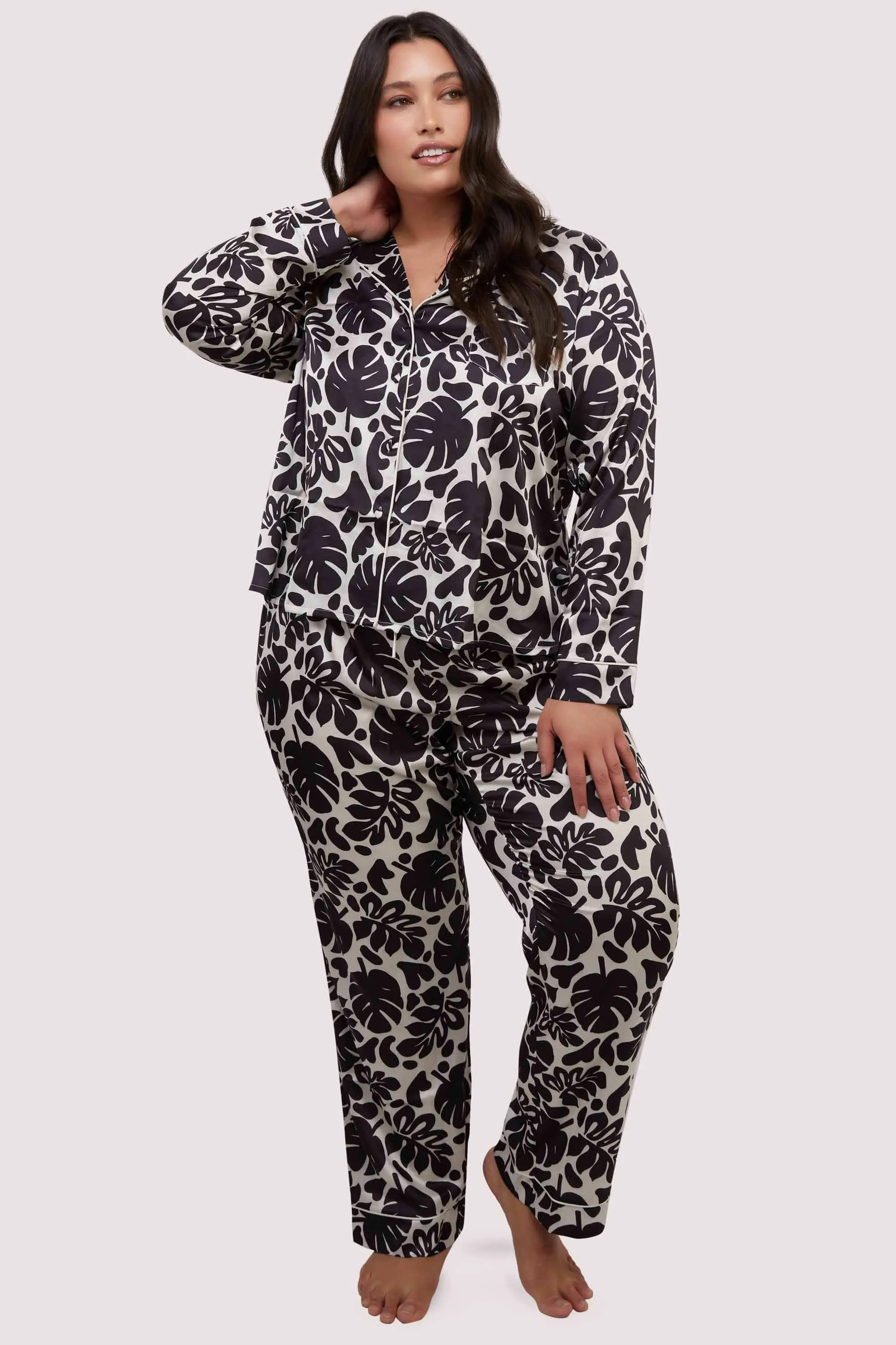 Black and White Abstract Leaf Long Sleeve Pyjama Set