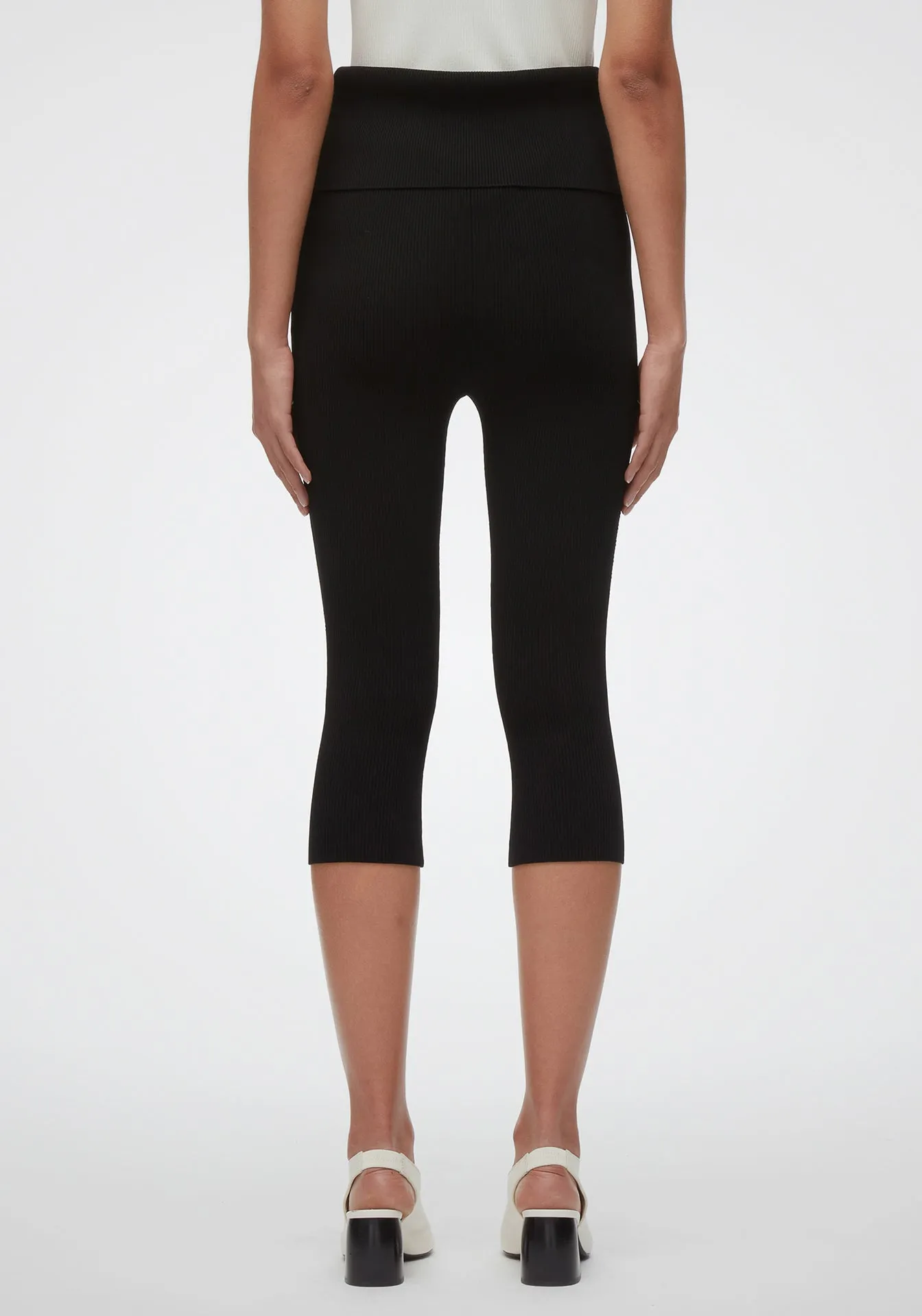 Compact Rib Capris