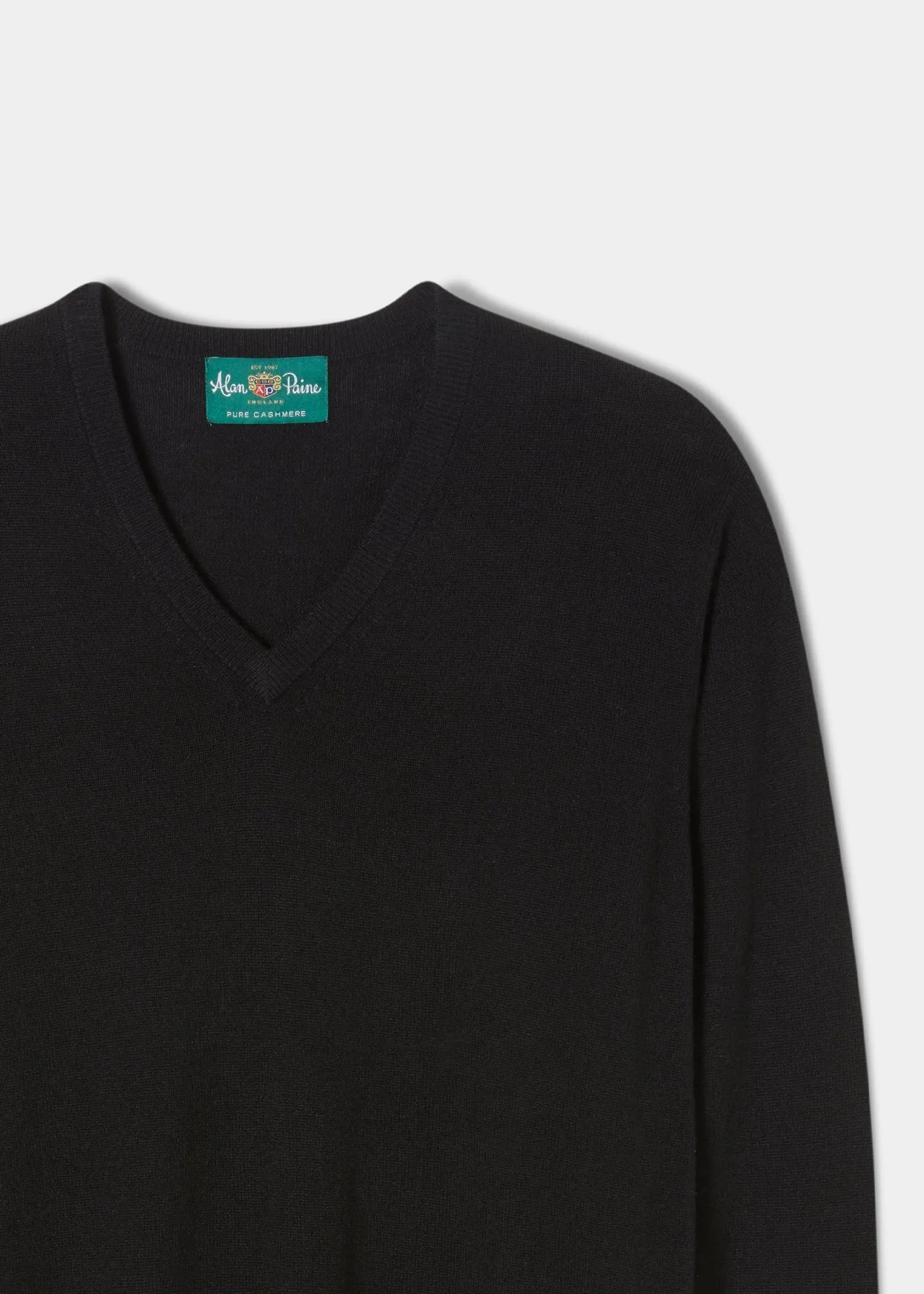 Haddington Cashmere Jumper in Black - Regular Fit