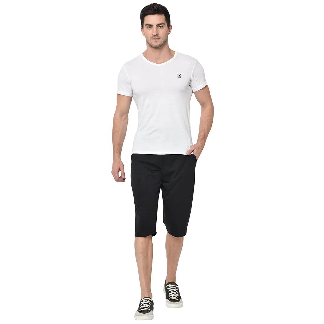 Vimal Jonney Cotton Blended Regular Fit Black 3/4th Capri For Men